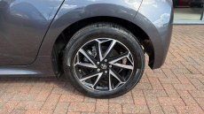 Toyota Yaris 1.5 Hybrid Design 5dr CVT Hybrid Hatchback